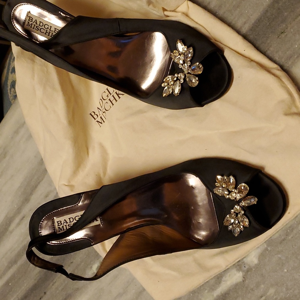 Badgley Mischka satin with  with crystals and leather sole size 8 like new
